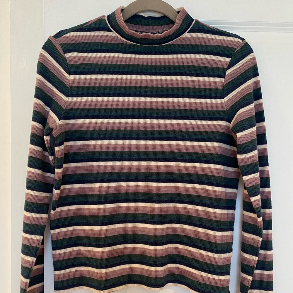 American Eagle turtle neck striped long sleeve